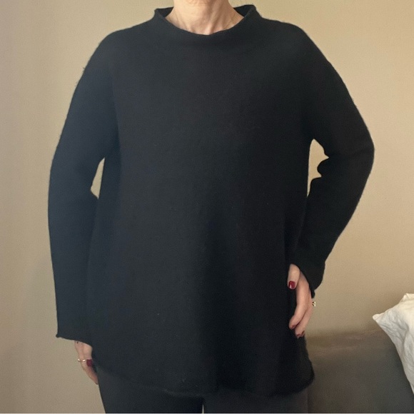 Aspesi Women’s Black Cashmere Turtleneck Sweater - Picture 8 of 12